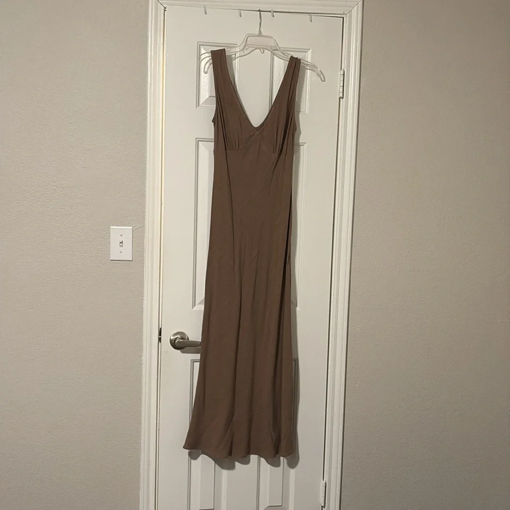 Linen Caro Dress - Picture 2 of 7